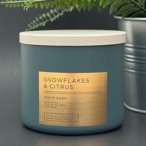 BBW Snowflakes & Citrus White Barn Bath & Body Works 3 Wick Candle